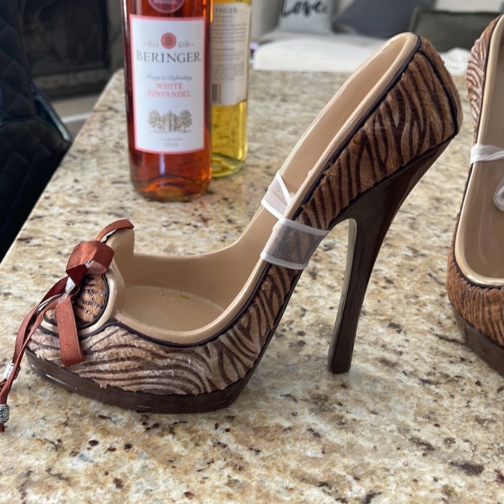 Wine Bottle High Shoe Holder